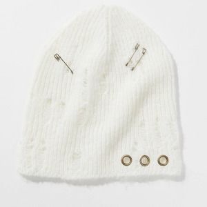 NWT Stella Destroyed Beanie